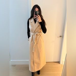 Alice + Olivia long sleeveless trench faux leather - New with tags